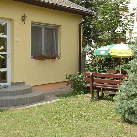 Emese Apartman Хайдусобосло Экстерьер фото